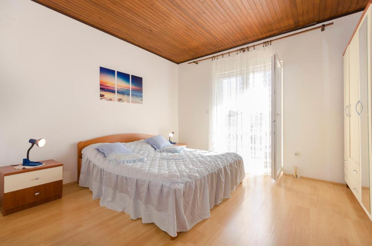 Apartment And Rooms Ema Vodice Eksteriør bilde